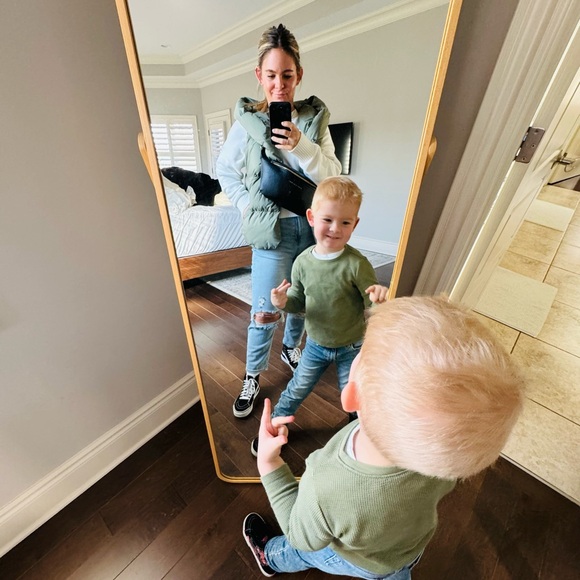 Meet your Posher, Ashley - Picture 2 of 6